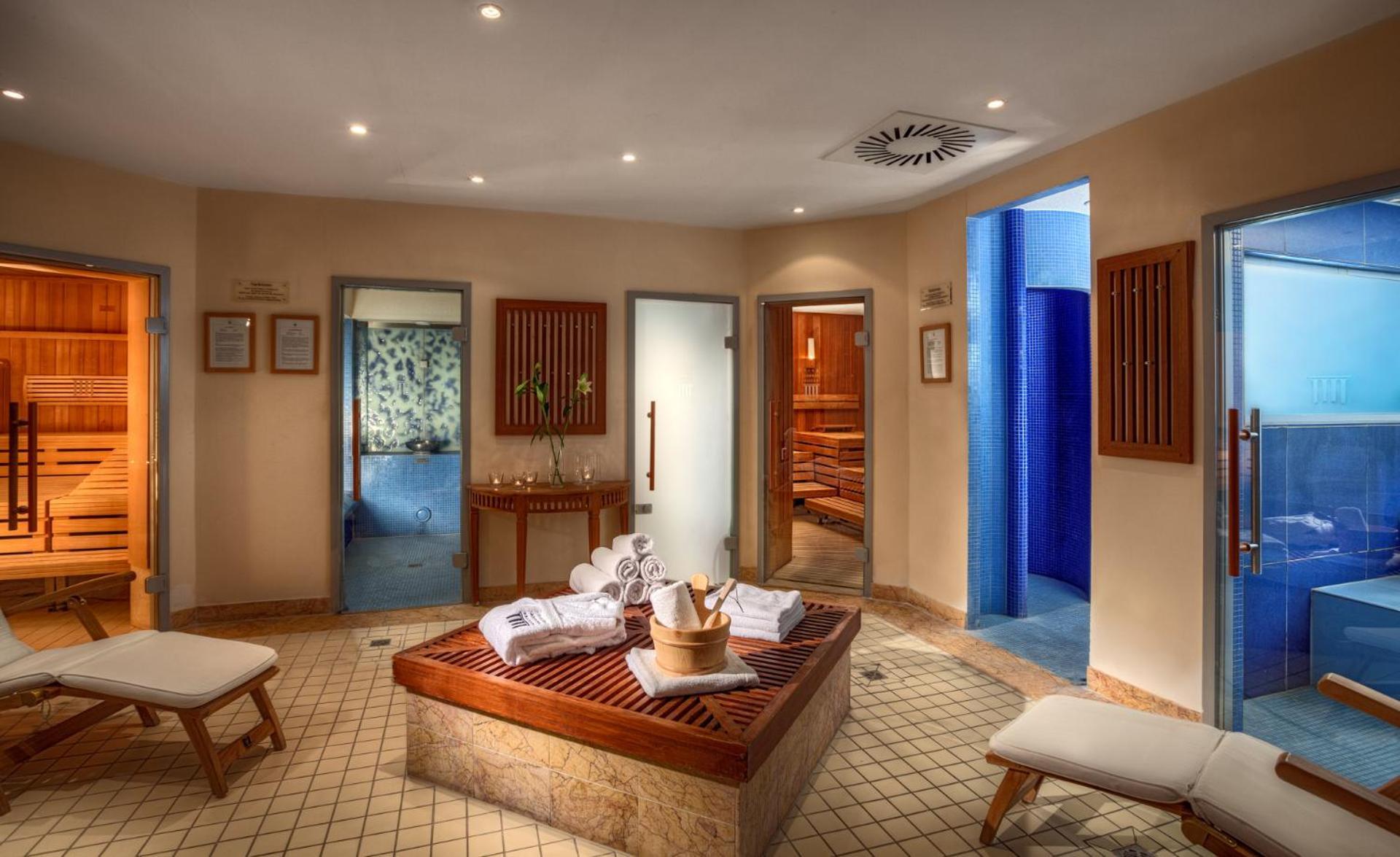 Hotel Vier Jahreszeiten Binz - Adults Only Bagian luar foto