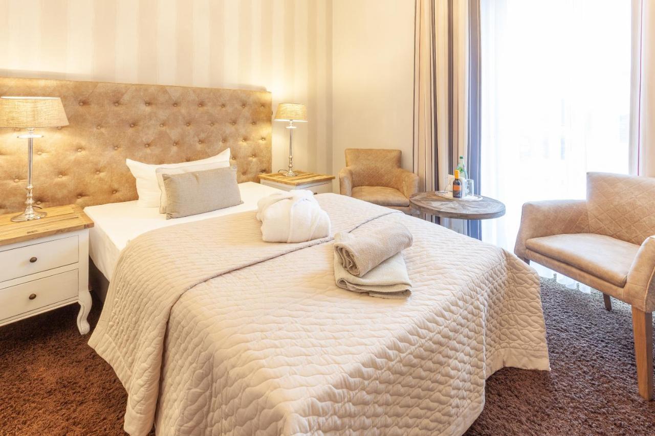 Hotel Vier Jahreszeiten Binz - Adults Only Bagian luar foto